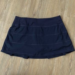 Lululemon pace rival skirt. Size 6. Like-New. Purple/blue color.
